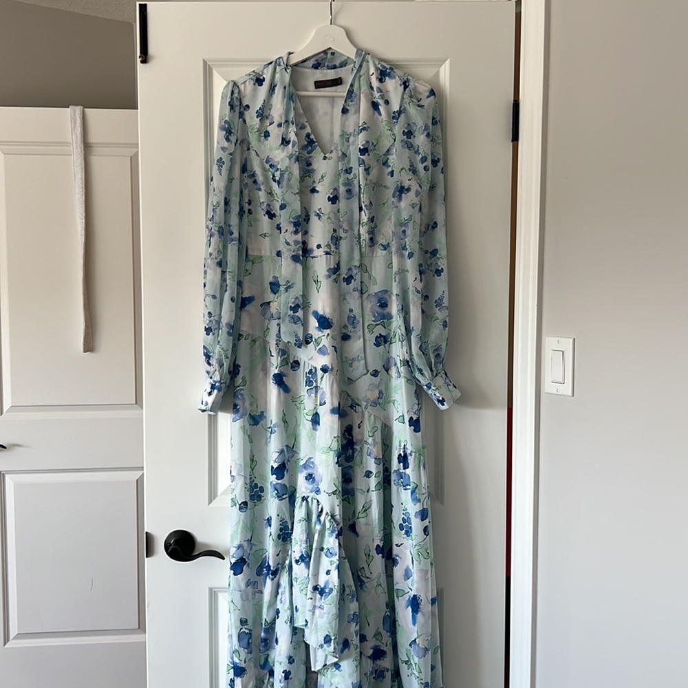 Femi9 Floral maxi dress. Size M